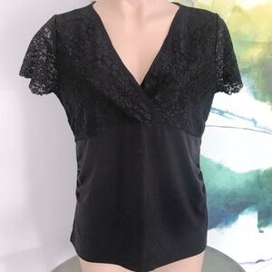 🛍 2 for $25! 🛍 Emma James - Black Lace Accent V-Neck Top